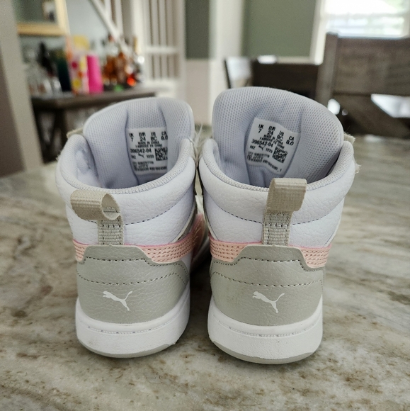 Puma Toddler Size 8. Tan, white and pink. - Picture 4 of 8